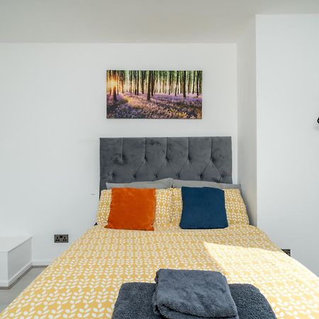 Private Room In London Enfield With Parking Buitenkant foto