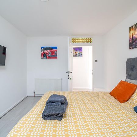 Private Room In London Enfield With Parking Buitenkant foto