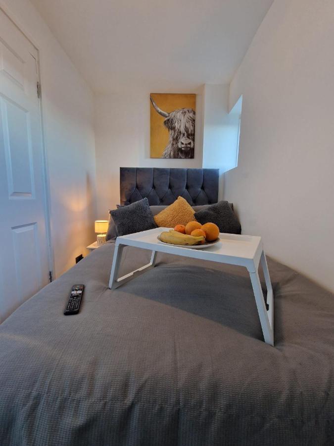 Private Room In London Enfield With Parking Buitenkant foto