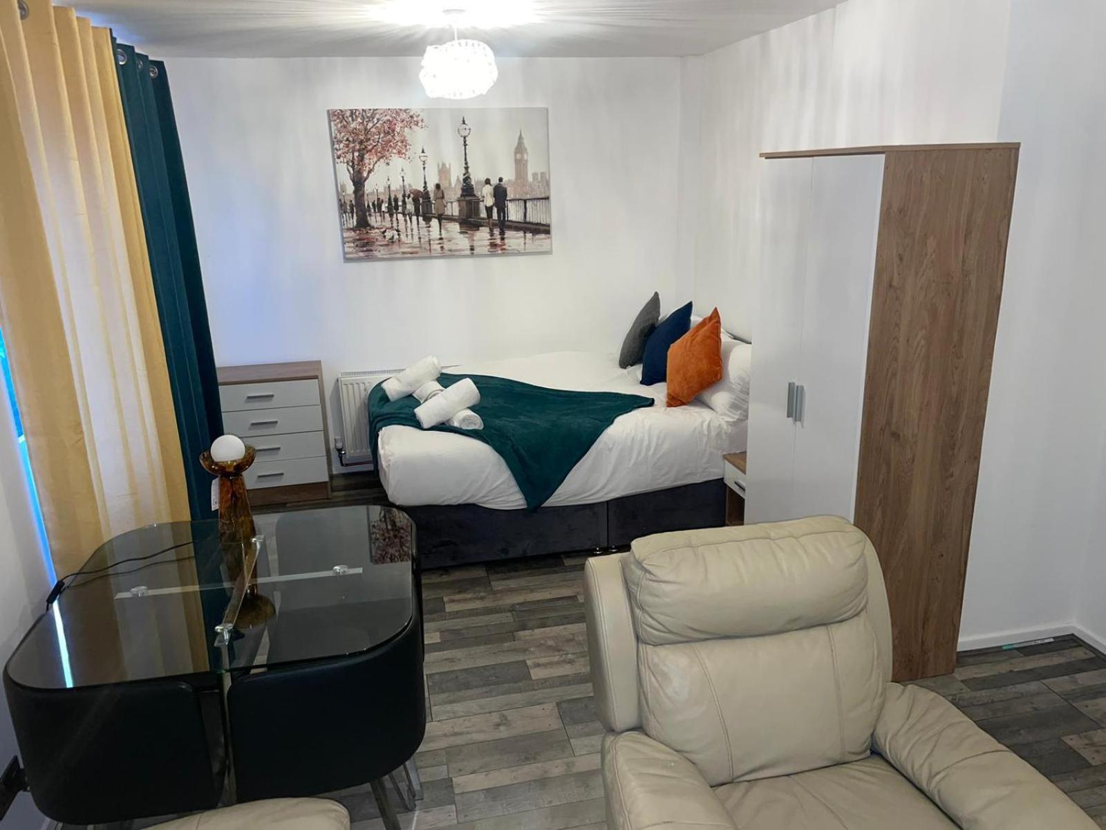 Private Room In London Enfield With Parking Buitenkant foto